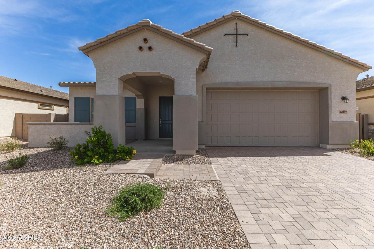 43499 Wollemi Street - Photo 1