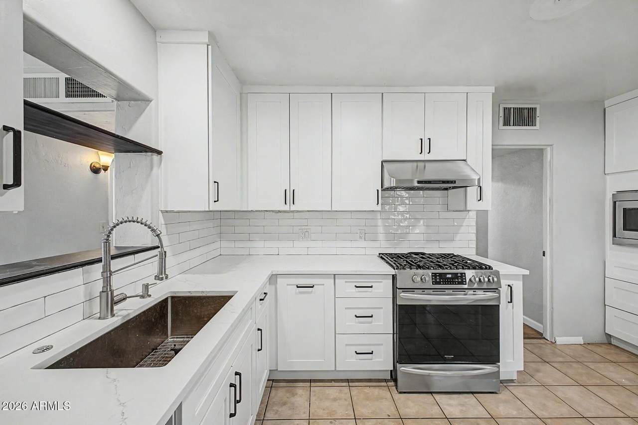 4232 10TH Street - Photo 1
