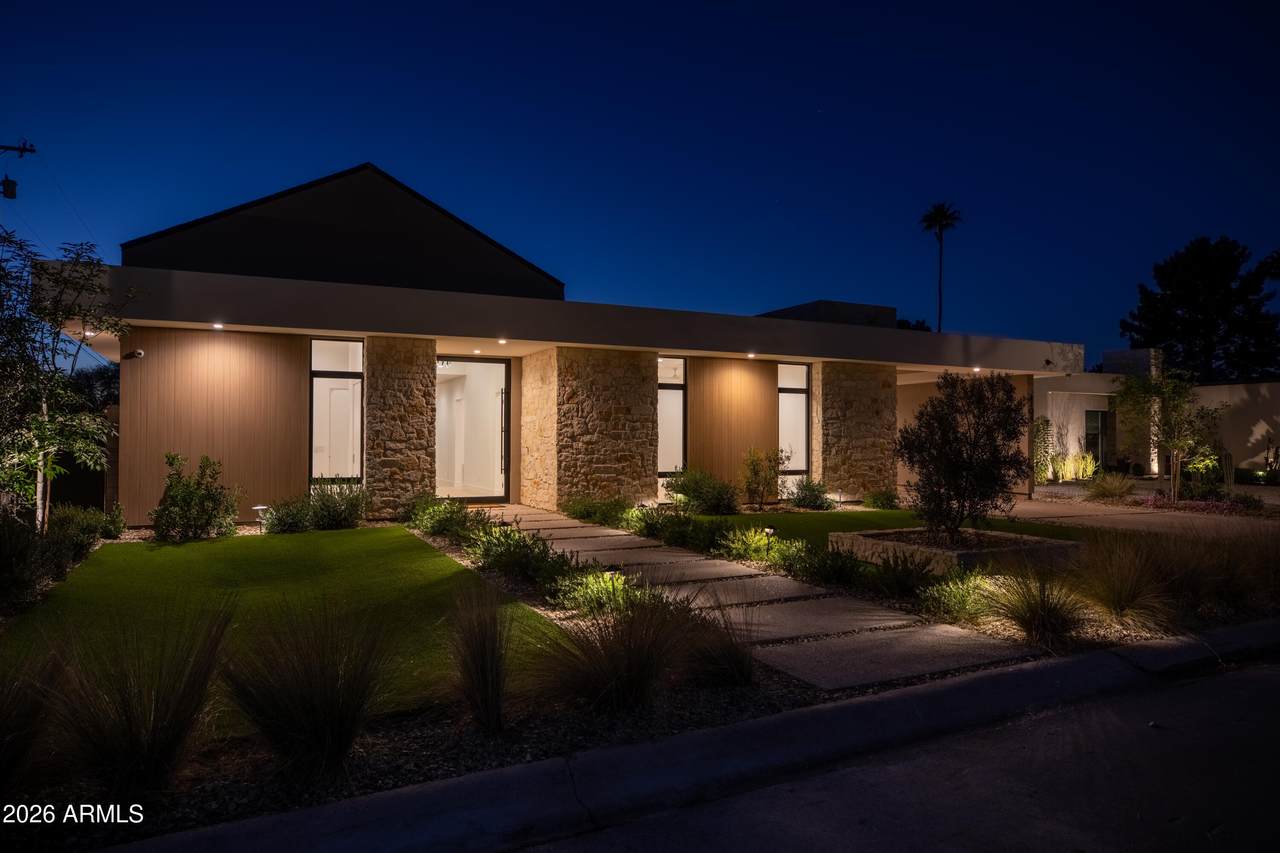 4704 40TH Place - Photo 1