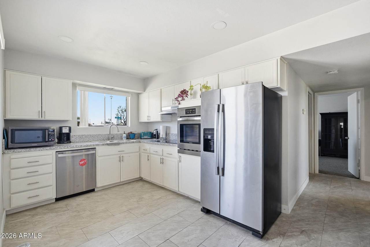https://bt-photos.global.ssl.fastly.net/armls/orig_boomver_2_6981657-2.jpg