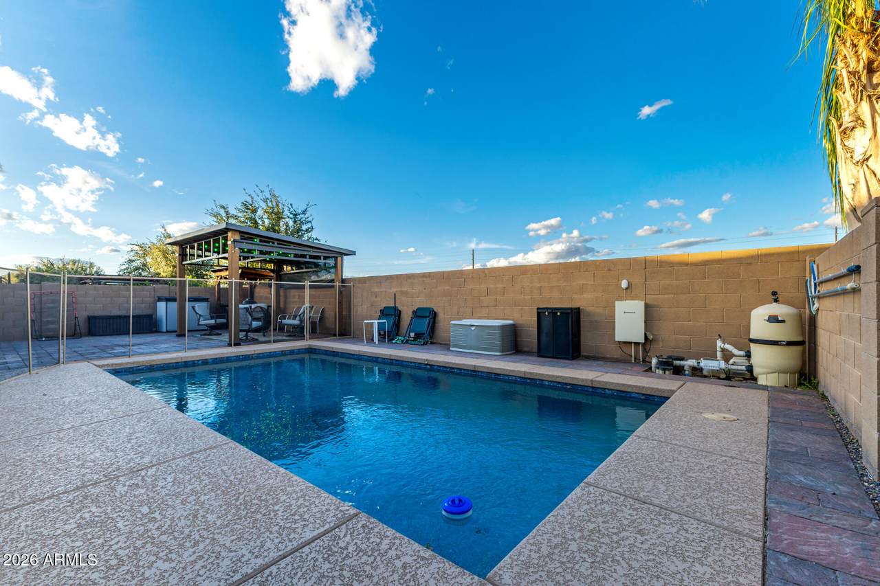 744 Desert Hollow Drive - Photo 1