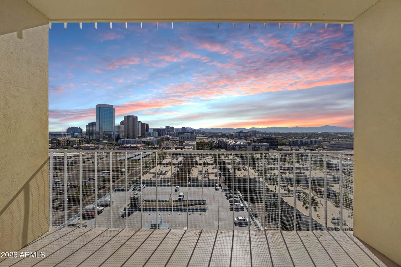 207 Clarendon Avenue - Photo 1