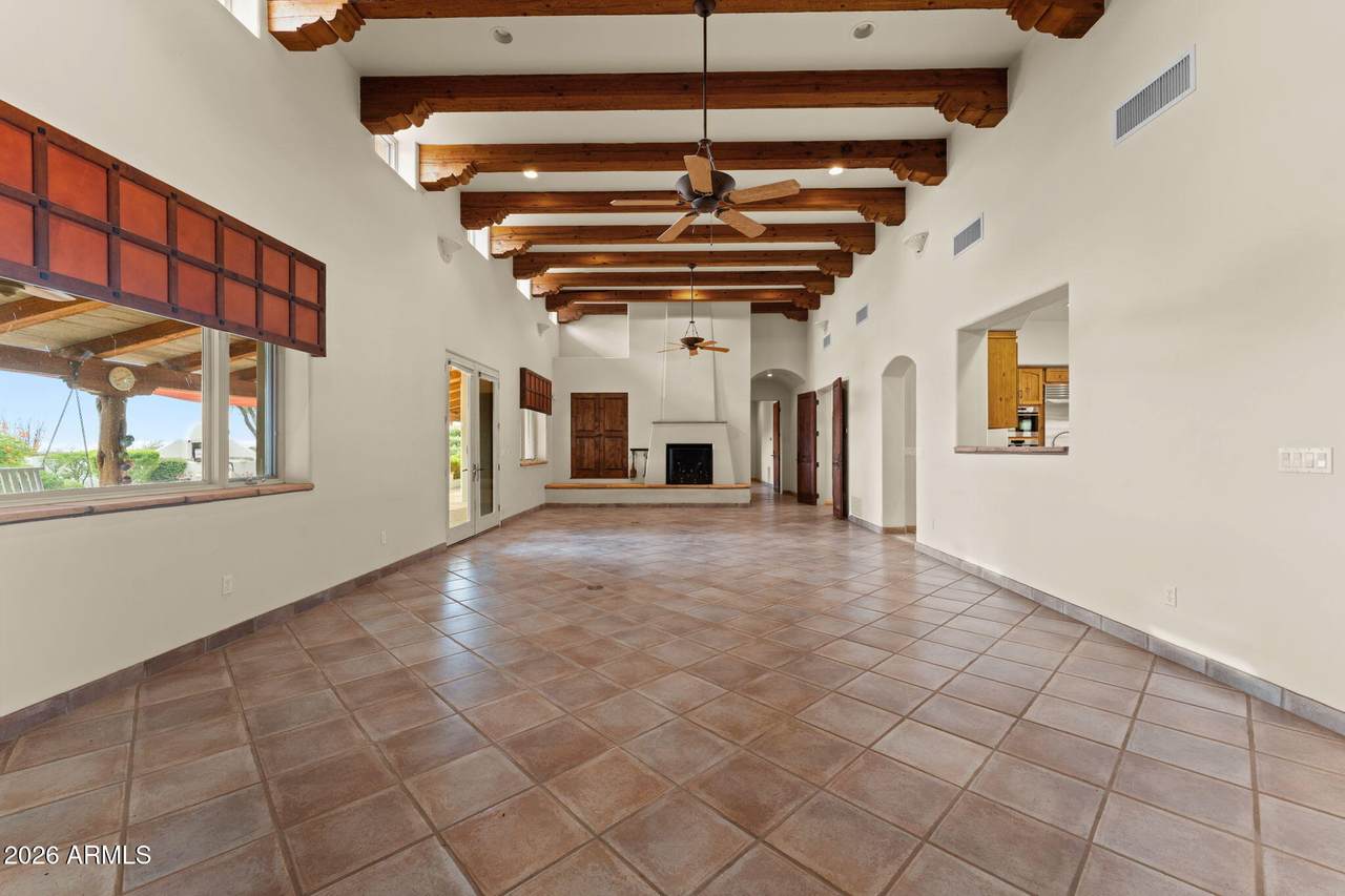 https://bt-photos.global.ssl.fastly.net/armls/1280_boomver_3_6998779-2.jpg