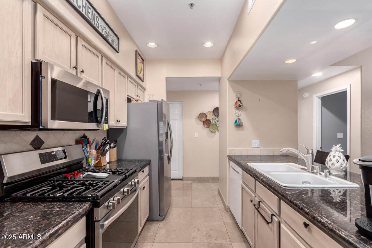 7401 Arrowhead Clubhouse Drive - Photo 1