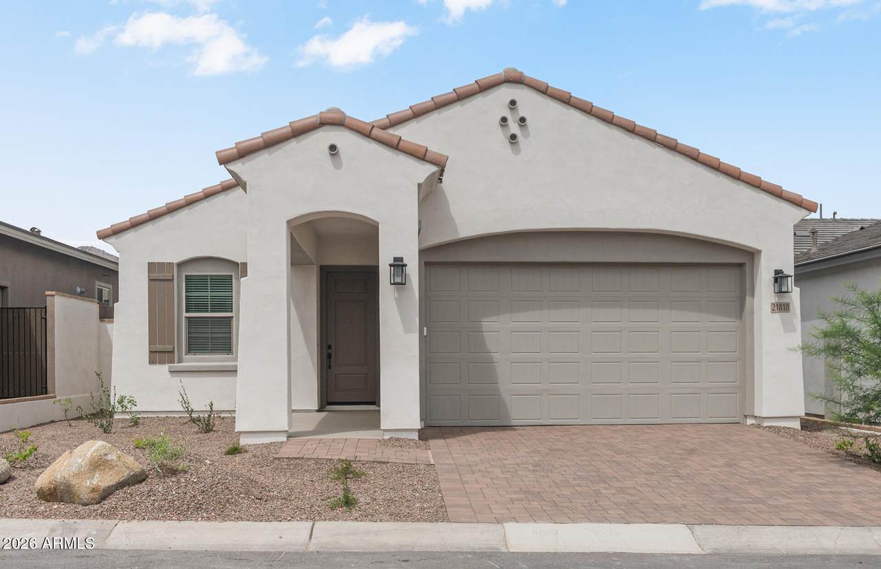 21818 Roma Avenue - Photo 1