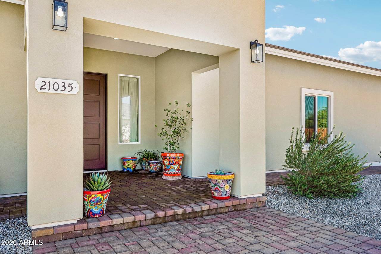 21035 Ocotillo Avenue - Photo 1
