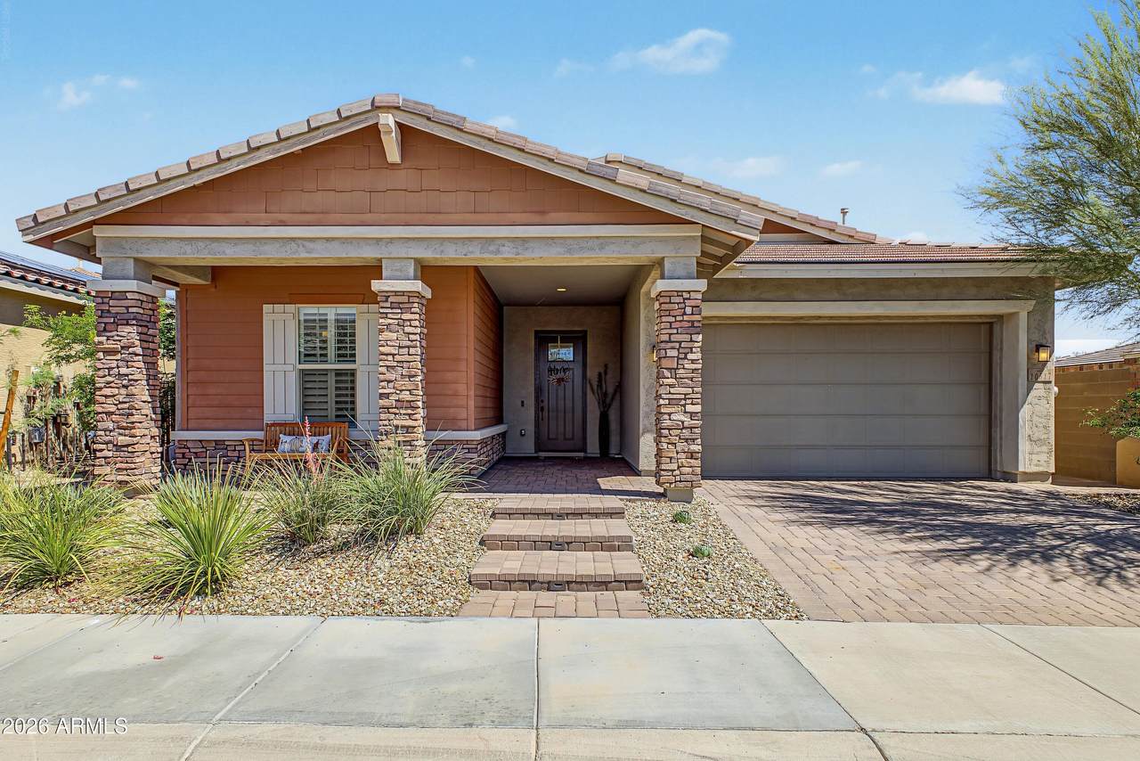 10517 181ST Avenue - Photo 1
