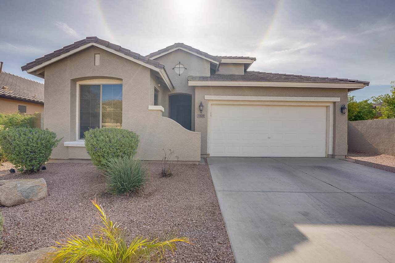 3329 Ravenswood Drive - Photo 1