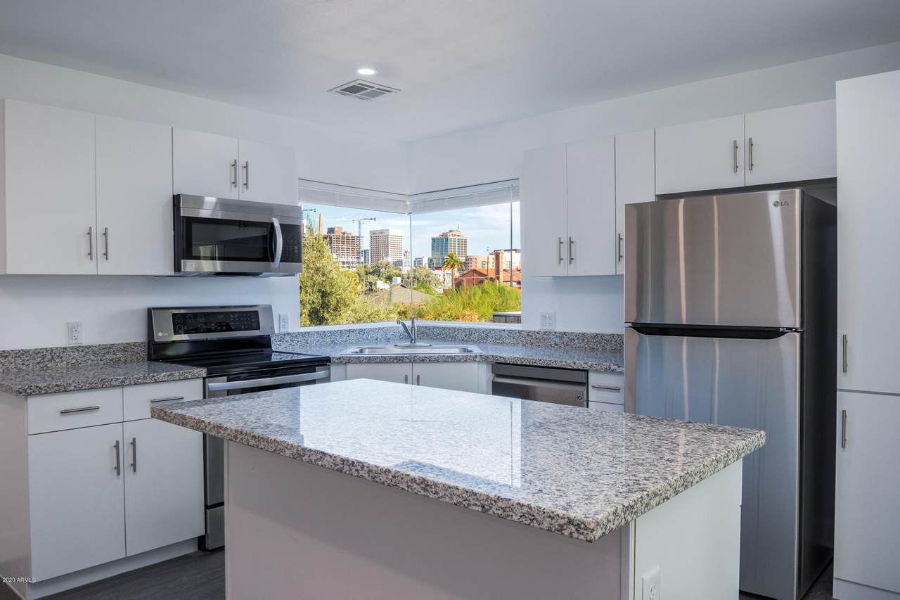 622 9TH Avenue - Photo 1