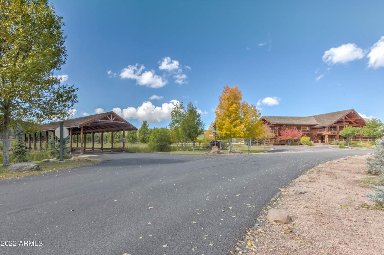 259 Foxboro Road - Photo 1