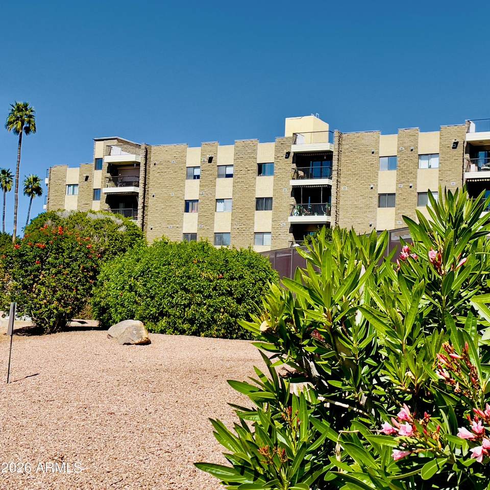 425 Parkcrest - Photo 1