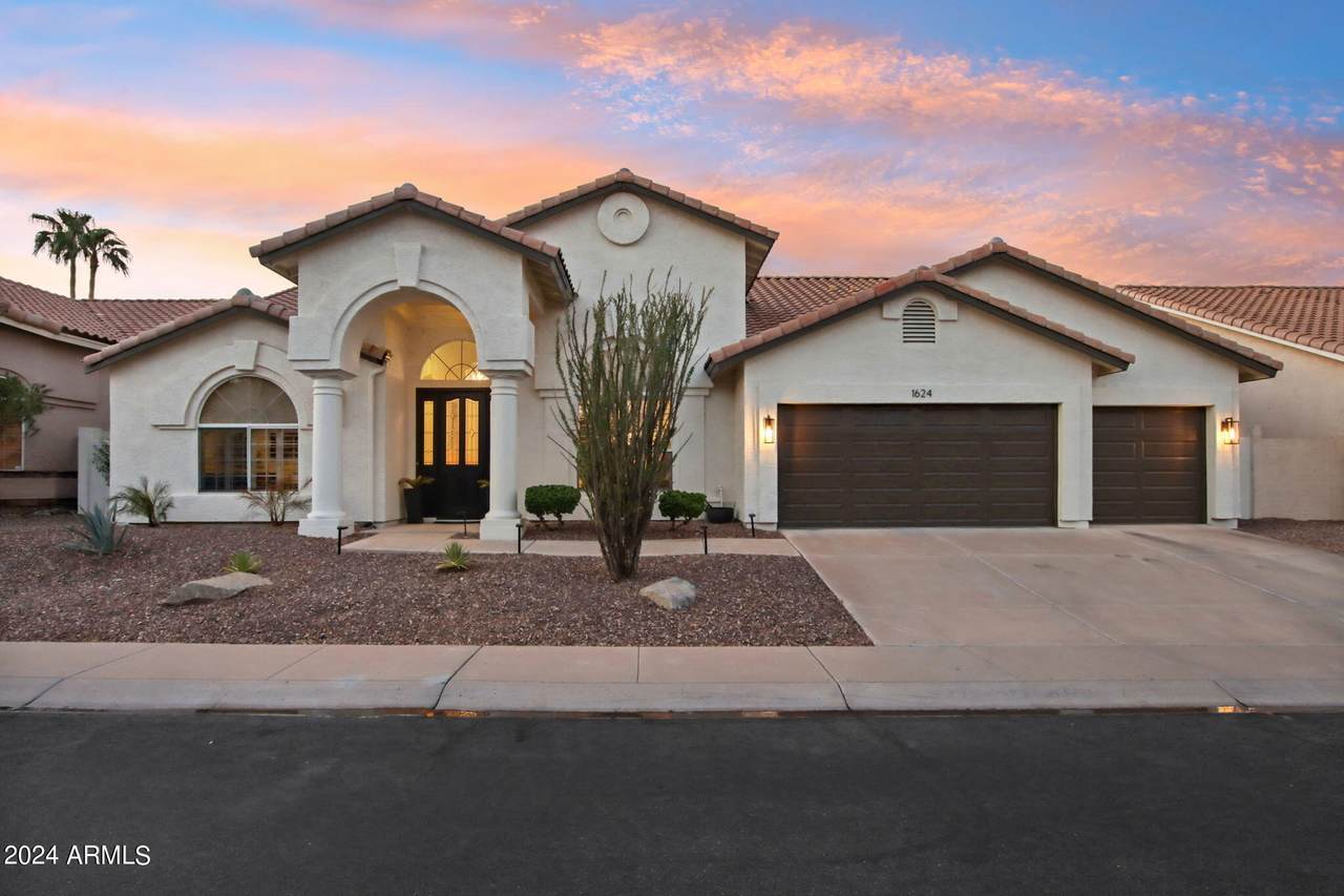 1624 Briarwood Terrace - Photo 1