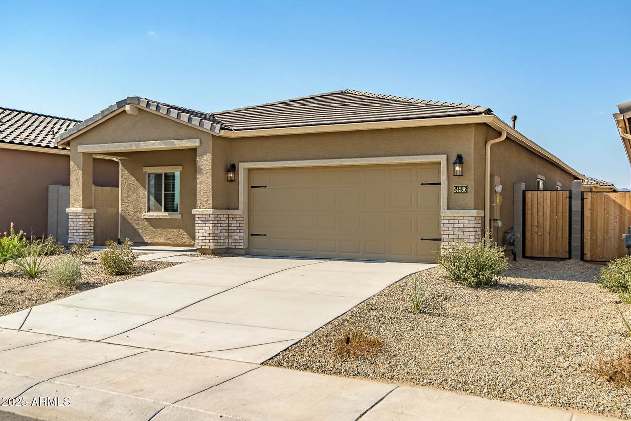 24586 St Anne Avenue - Photo 1