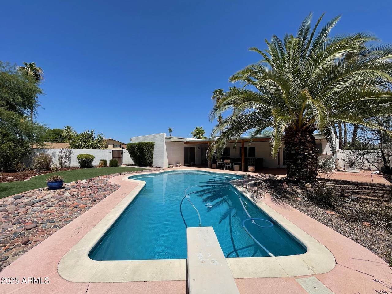 1407 Laguna Drive - Photo 1