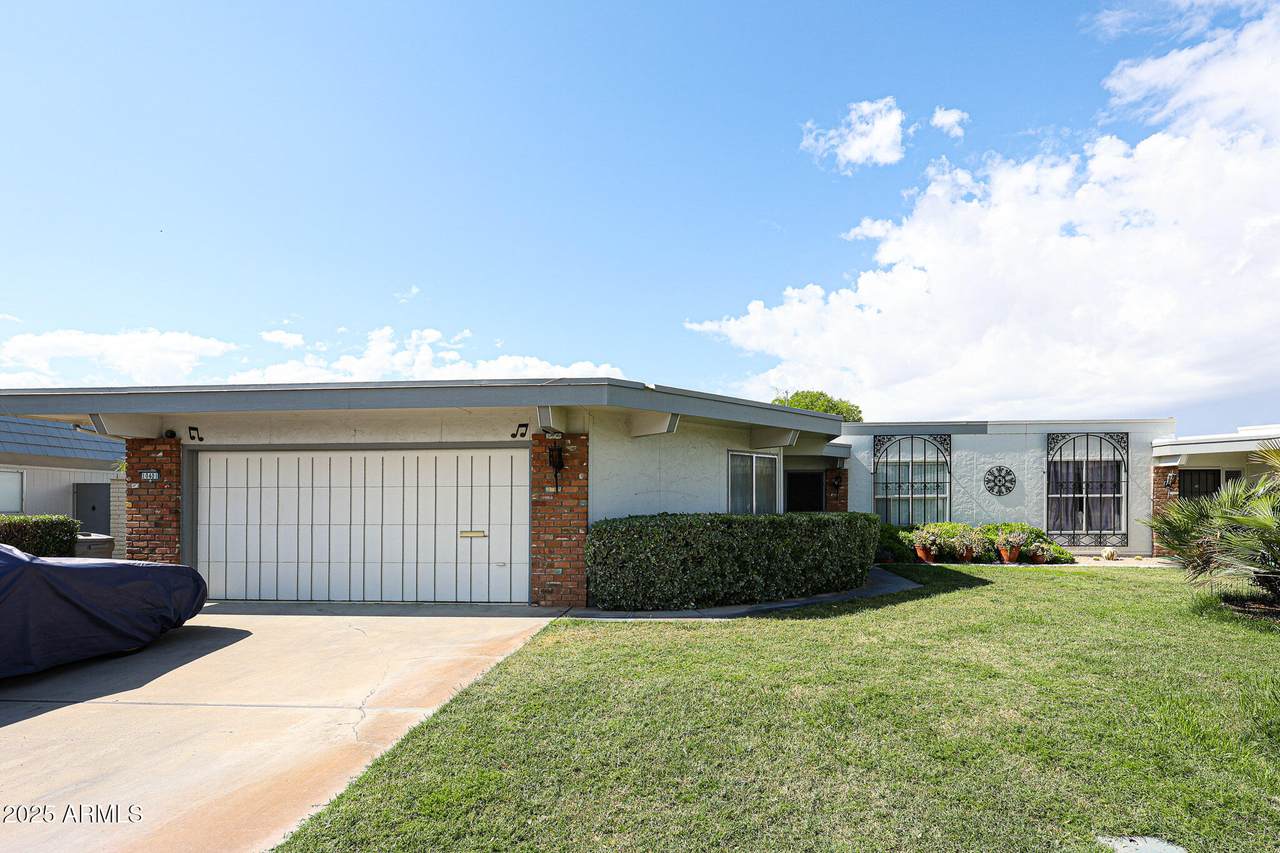 10401 Loma Blanca Drive - Photo 1