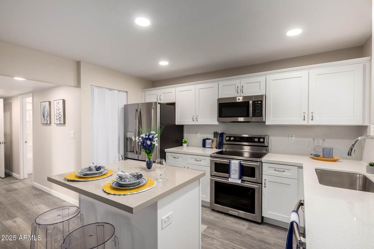 10516 Peoria Avenue - Photo 1