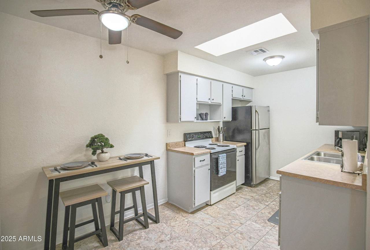 10815 Northern Avenue - Photo 1