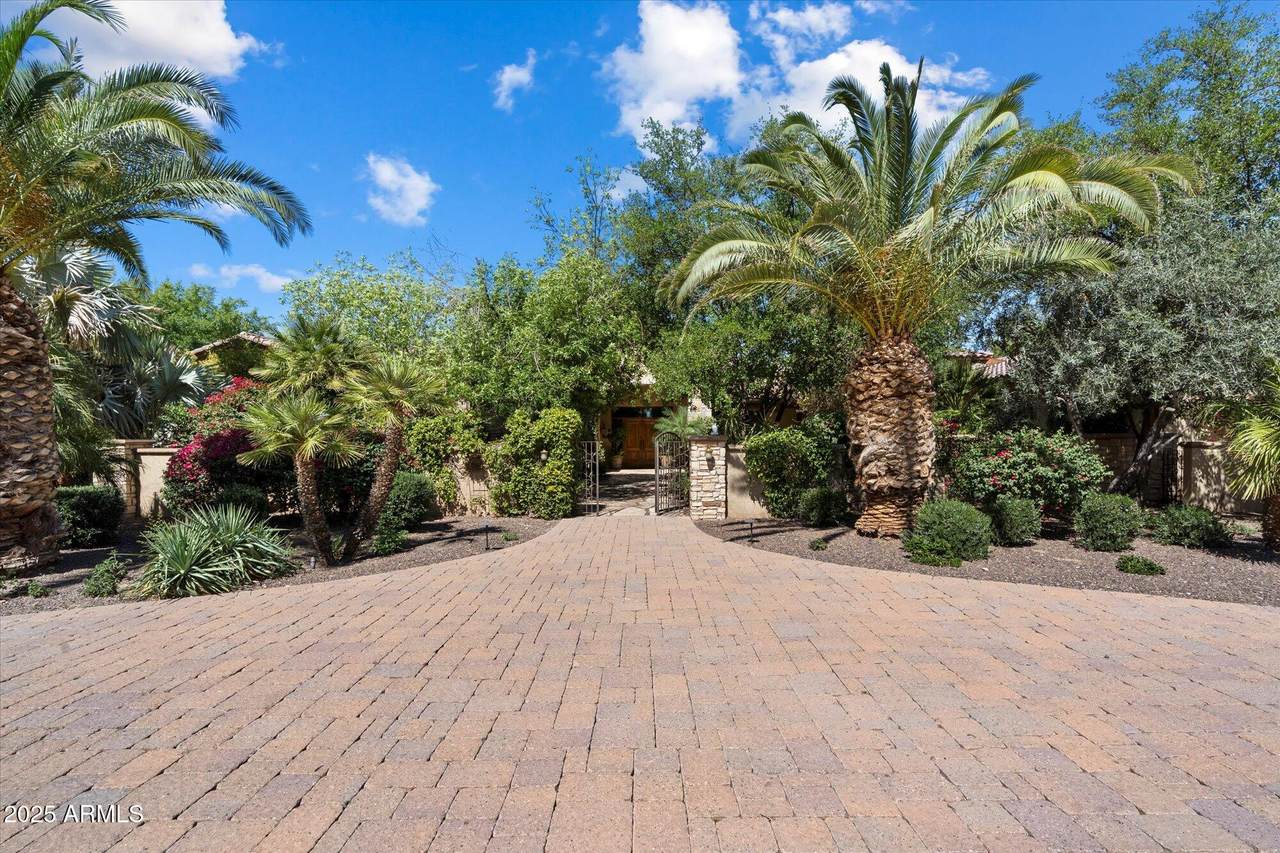 https://bt-photos.global.ssl.fastly.net/armls/1280_boomver_6_6931375-2.jpg
