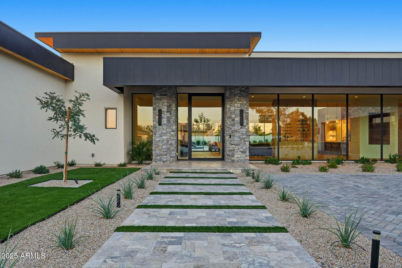 12232 65TH Place - Photo 1