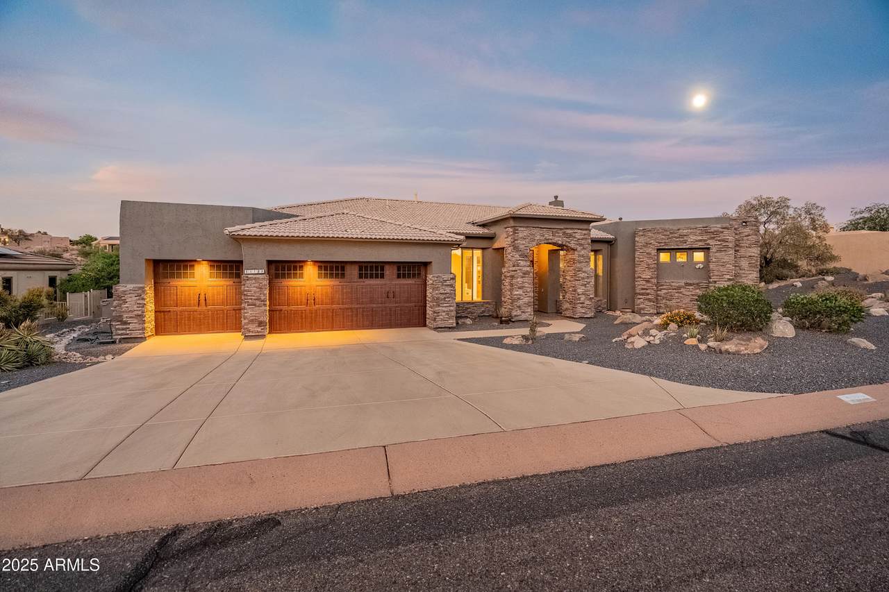 15128 Westridge Drive - Photo 1