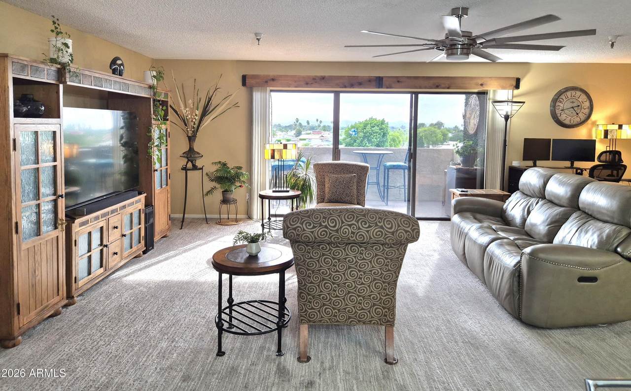 515 Parkcrest - Photo 1