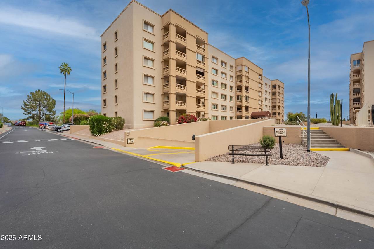 7960 Camelback Road - Photo 1