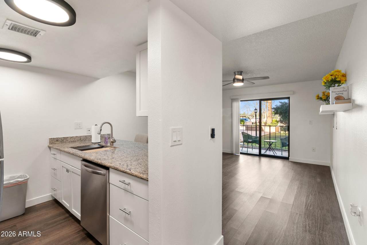 3033 Devonshire Avenue - Photo 1