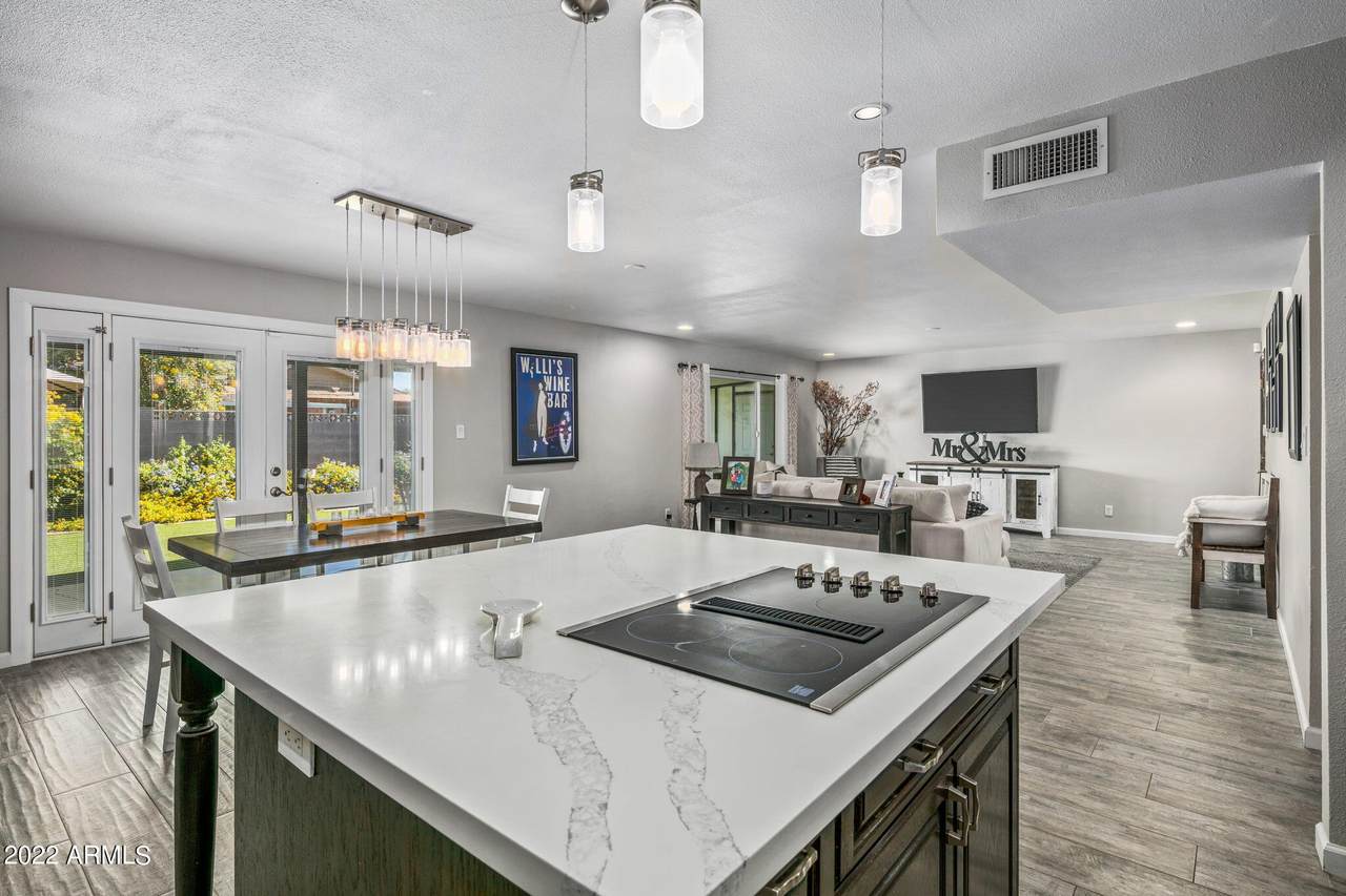 8722 Holly Street - Photo 1