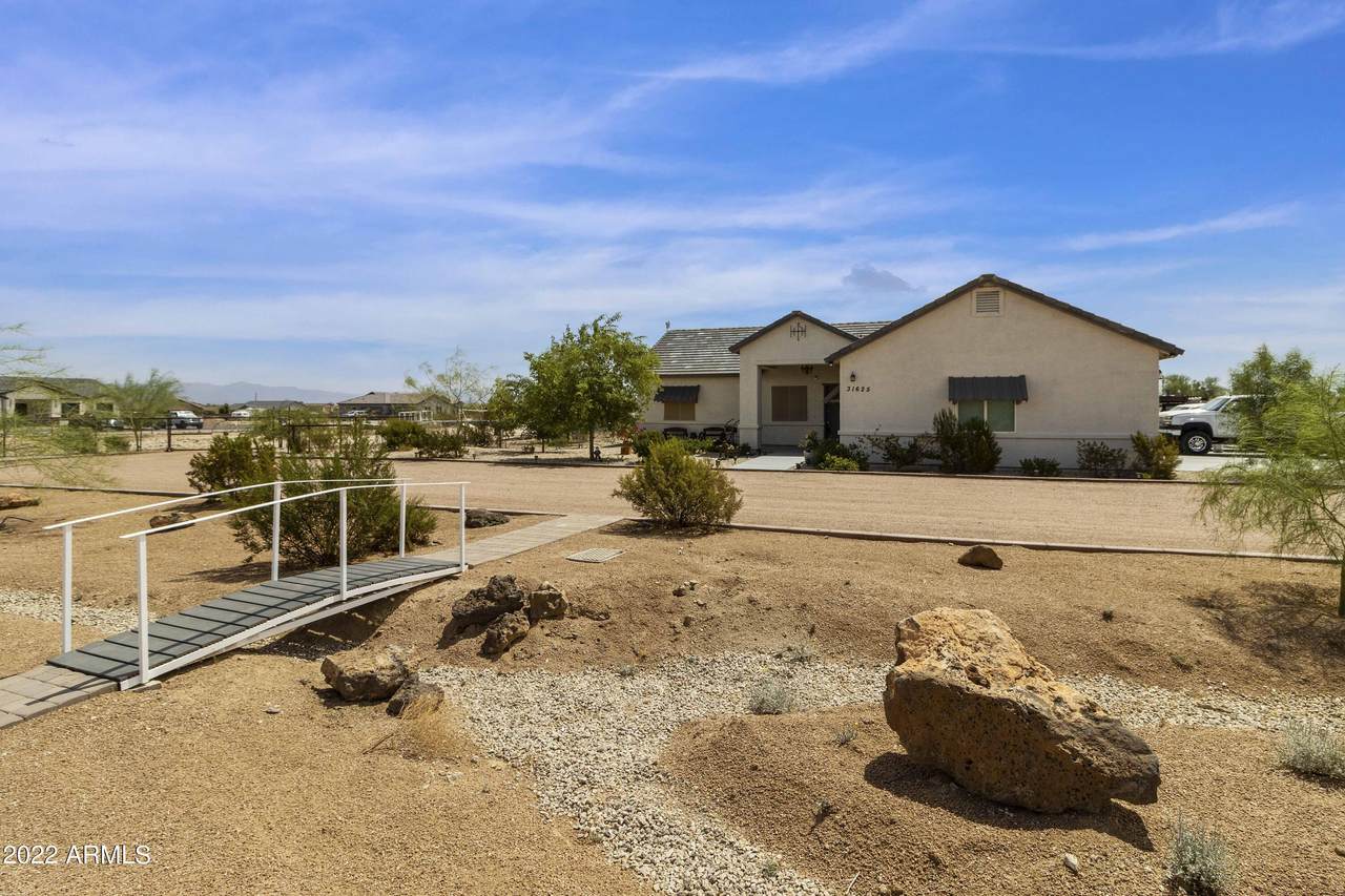 31625 Royce Road - Photo 1