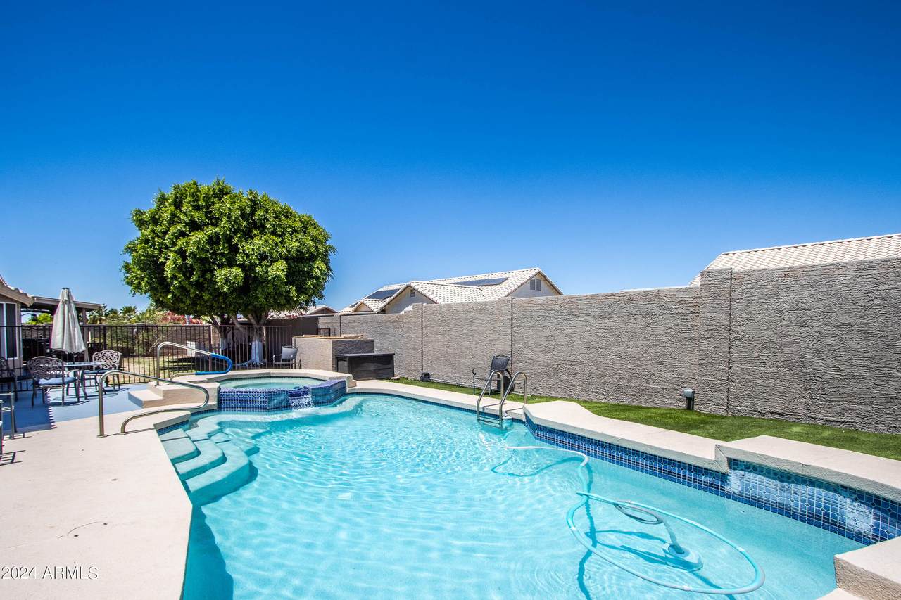 6338 Portia Street - Photo 1