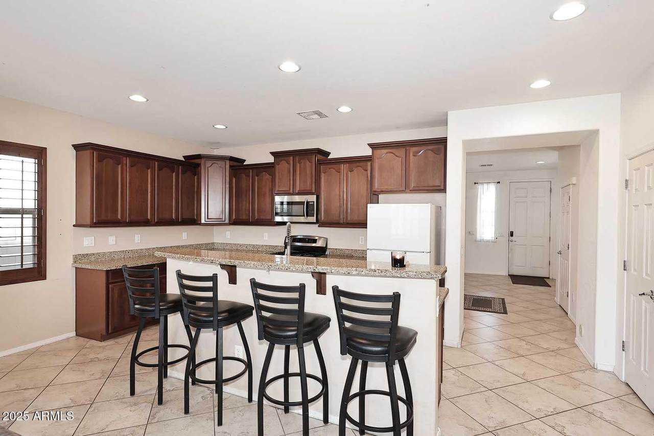 7712 37TH Way - Photo 1