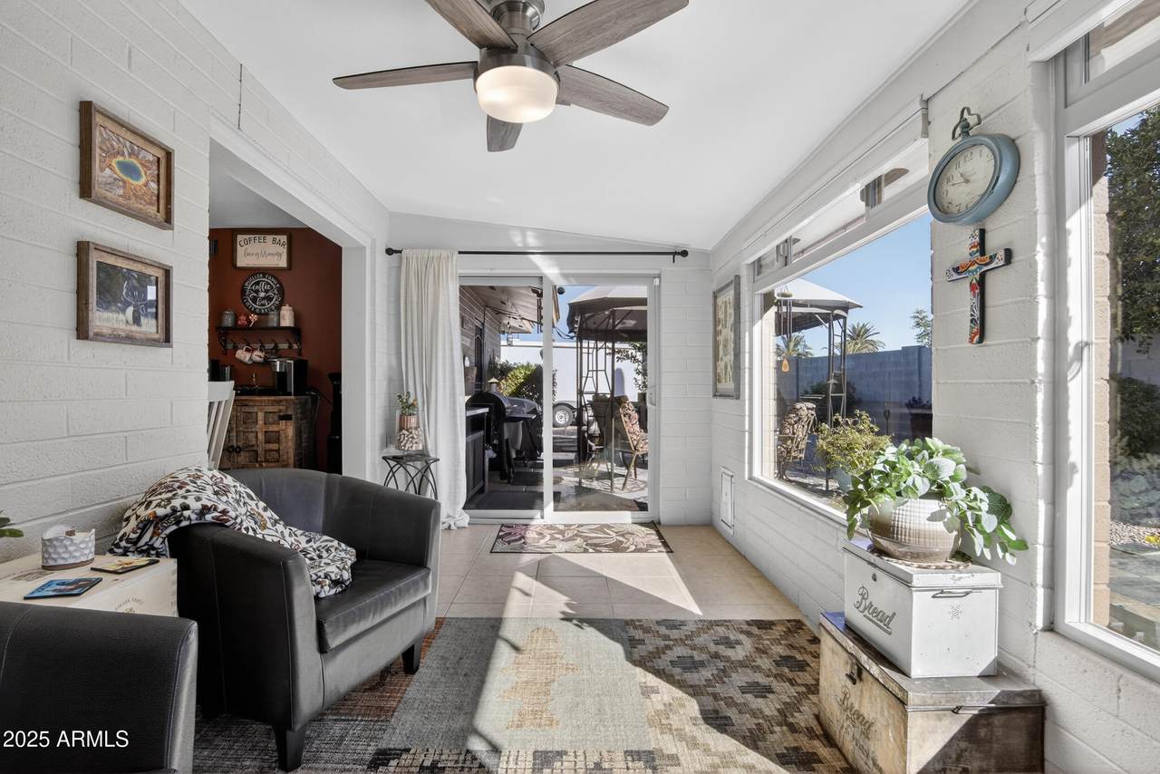 649 61ST Place - Photo 1