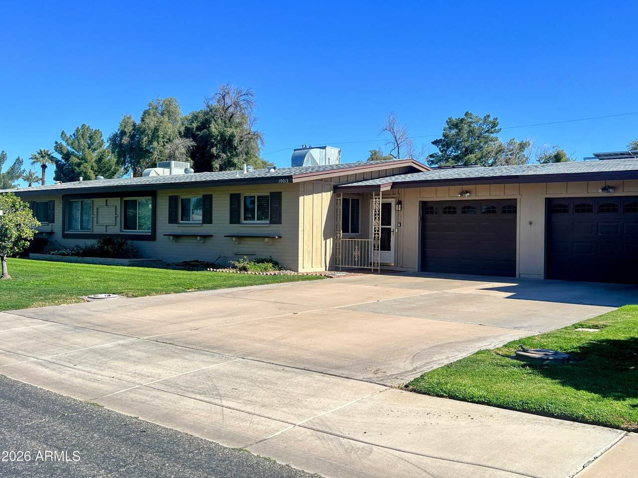 10013 Lakeview Circle - Photo 1