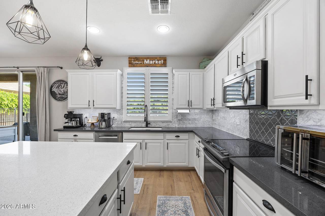 6876 Wethersfield Road - Photo 1