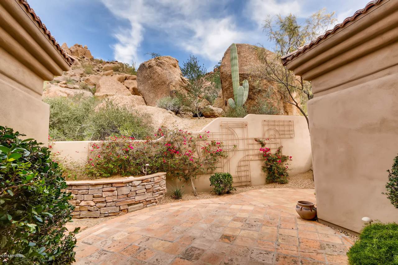 11144 Juan Tabo Road - Photo 1