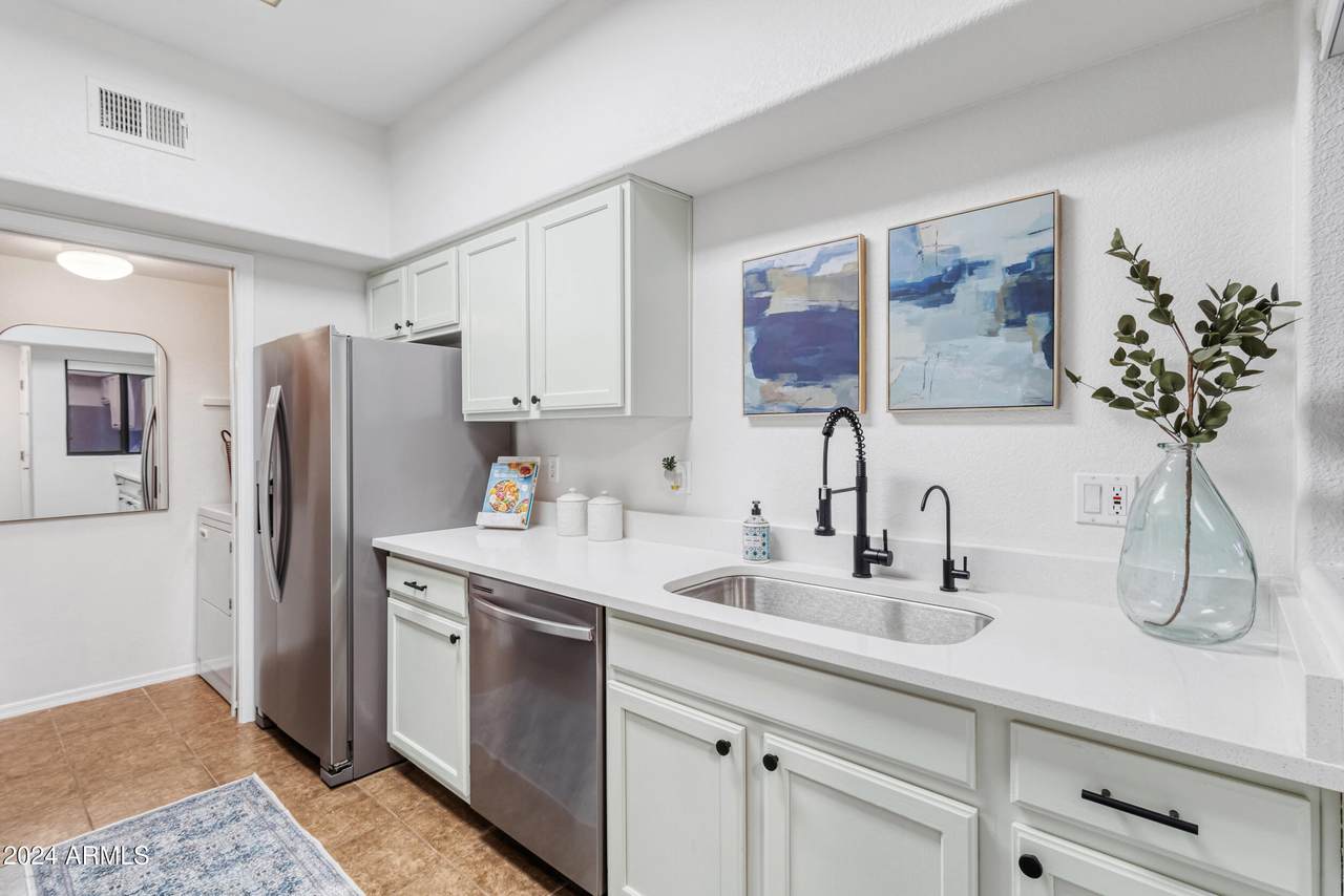 10401 Saguaro Boulevard - Photo 1