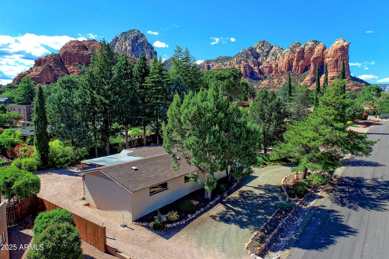 275 Mogollon Drive - Photo 1