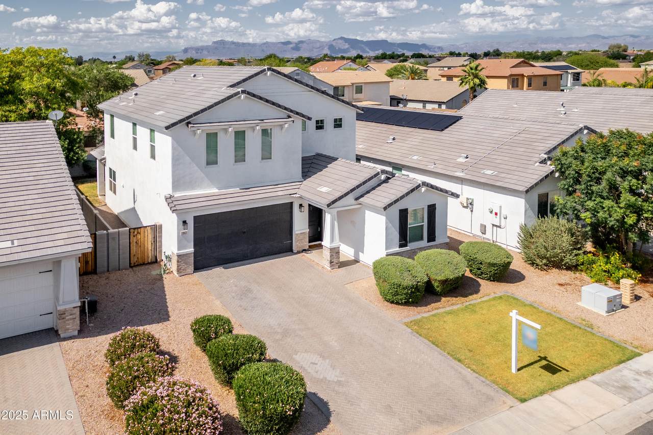 512 Bamboo Lane - Photo 1