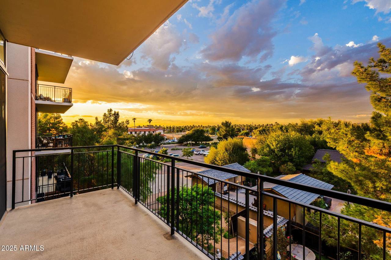 208 Portland Street - Photo 1