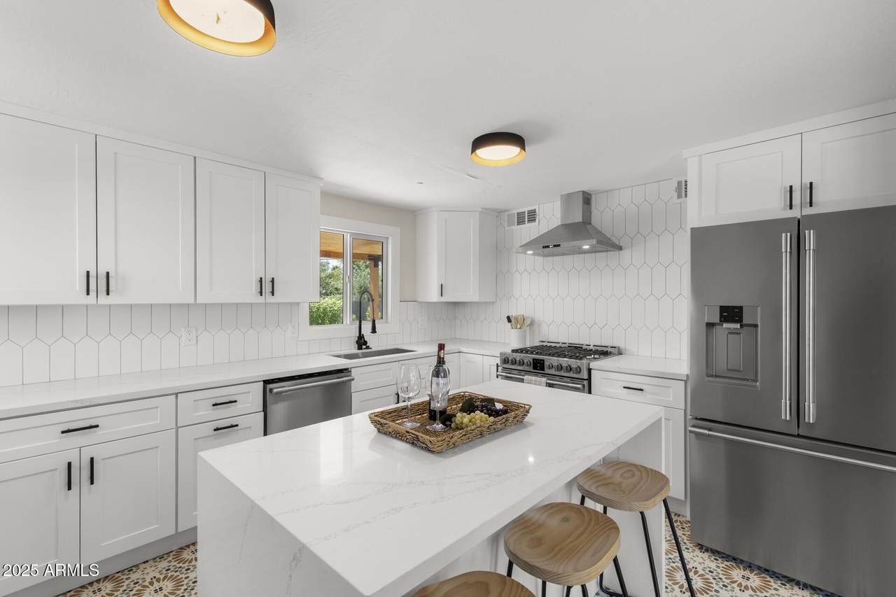 1921 Yale Street - Photo 1