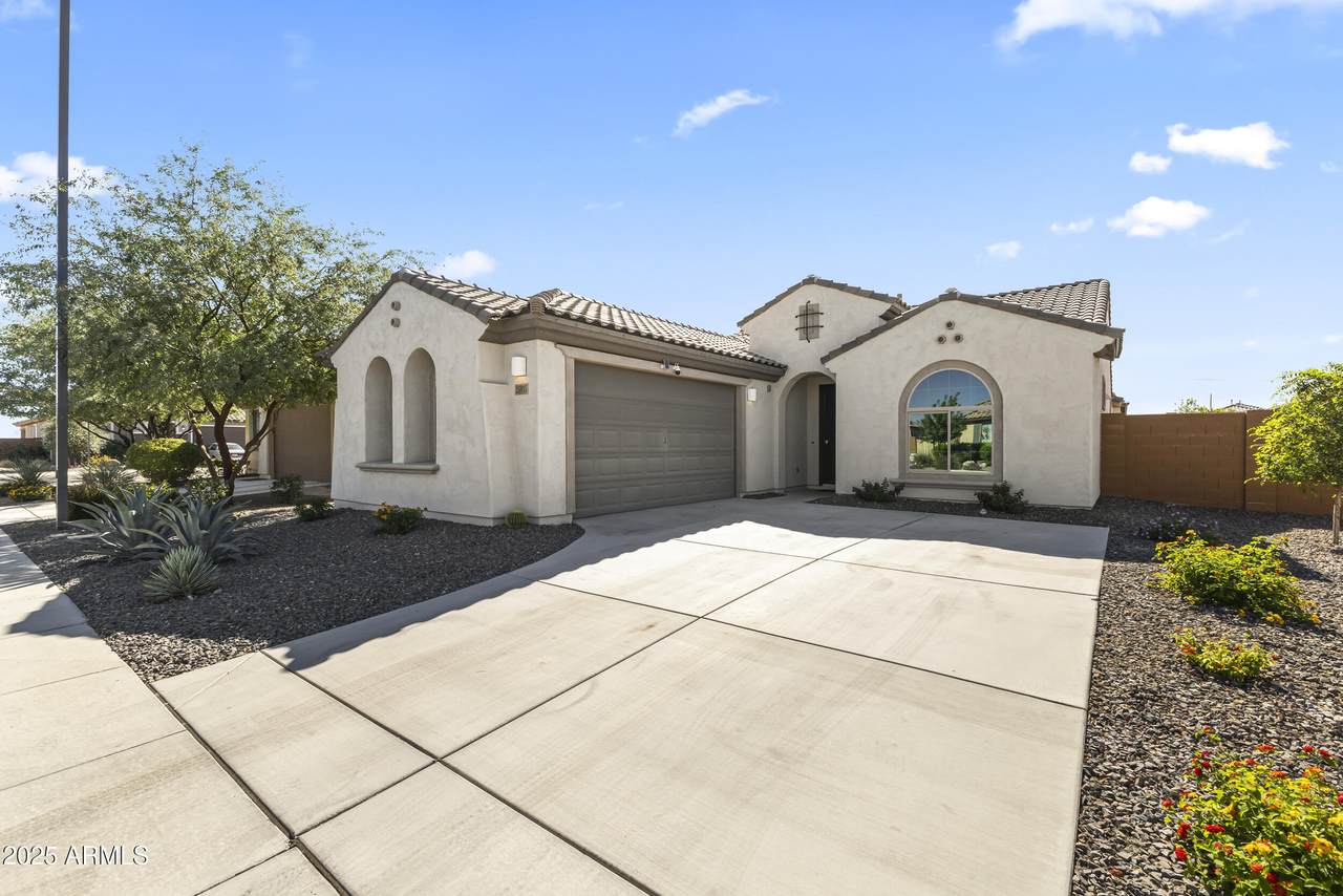 25915 Quail Avenue - Photo 1