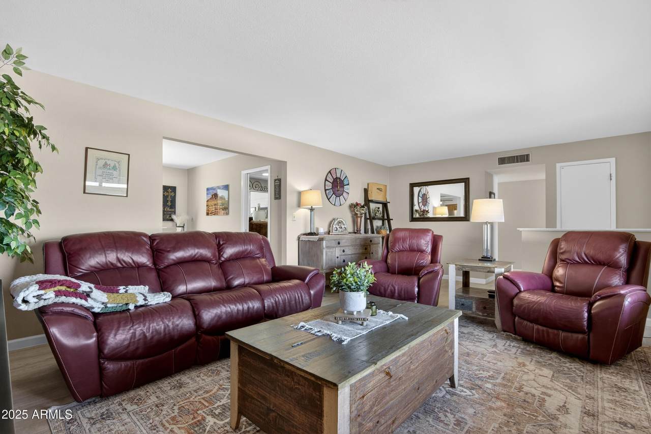 649 61ST Place - Photo 1