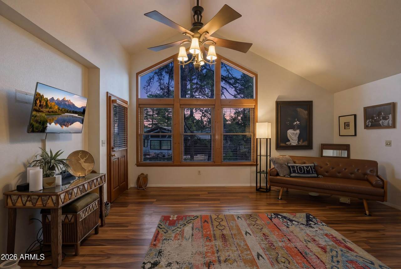 102 Parkwood Lane - Photo 1