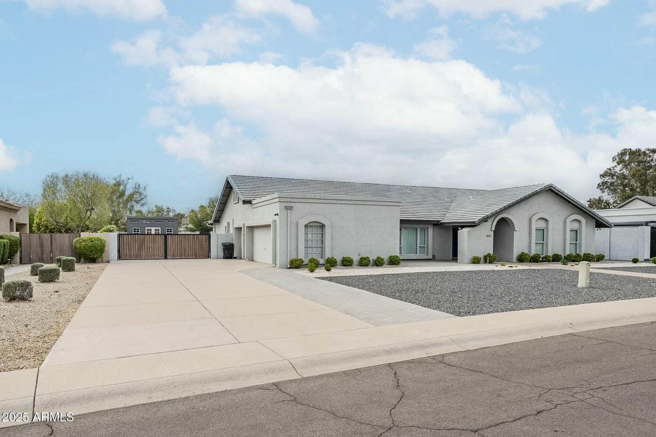 11942 95TH Street - Photo 1