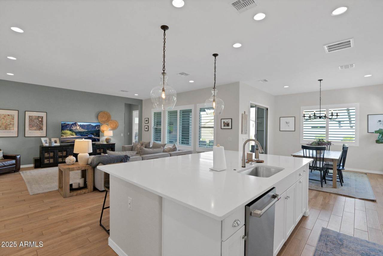 9734 Spiral Avenue - Photo 1