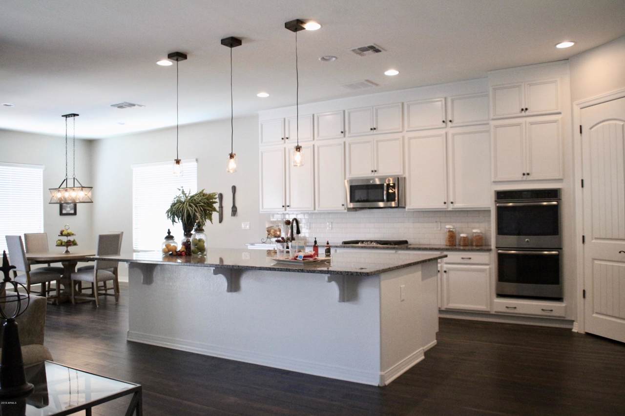 1427 Gwen Street - Photo 1