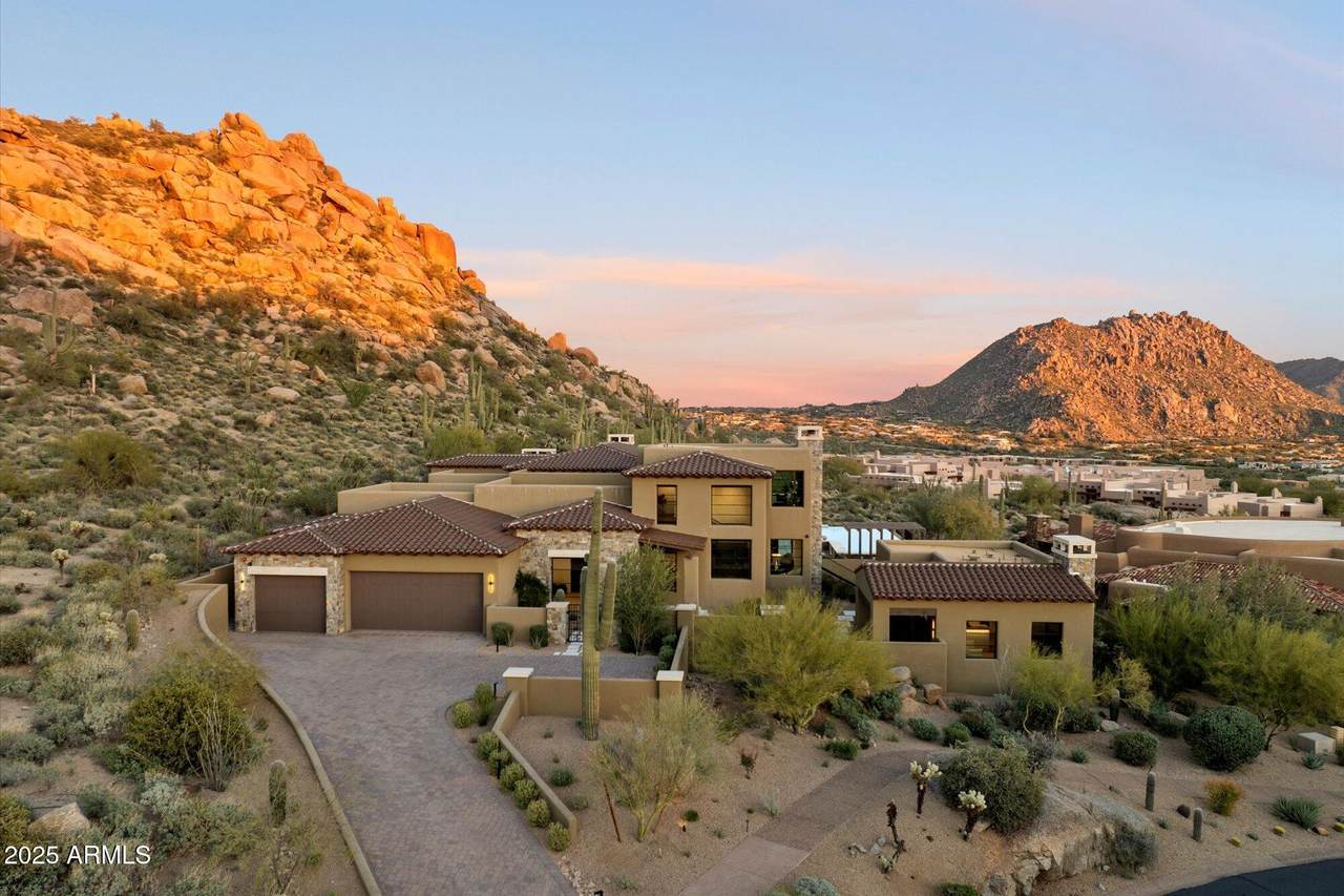 10585 Crescent Moon Drive - Photo 1
