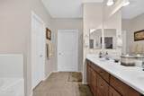 2959 Rosewood Avenue - Photo 29