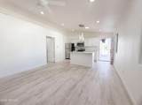 11031 Vine Avenue - Photo 10