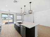 10820 Jones Avenue - Photo 7